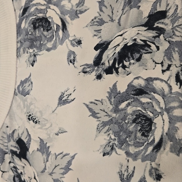 ALTAR'D STATE LONG SLEEVE KNOTTED FLORAL TOP. SIZE MEDIUM. - Picture 7 of 8